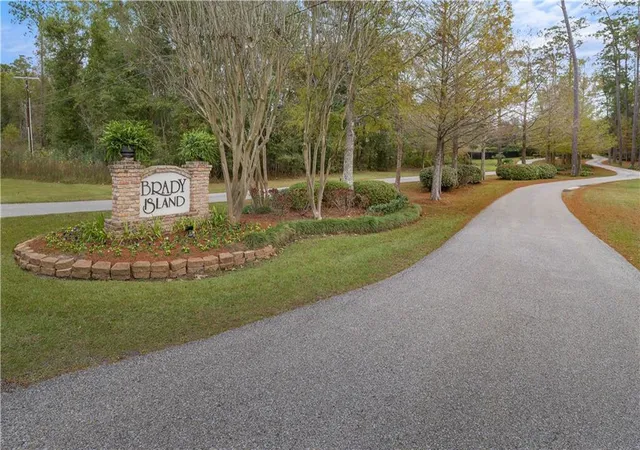 Photo 1 of Land for sale at 3 River Cypress Ln, Madisonville, LA 70447 | MLS# 2560235 | Listing updated on 2026-05-28