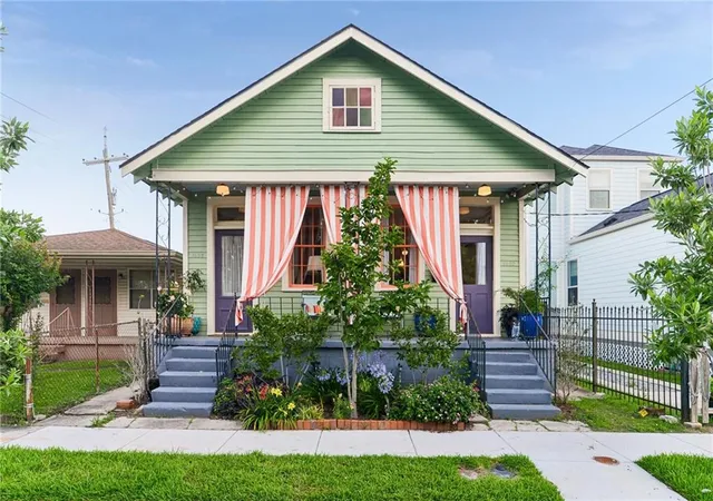 Homes for sale in New Orleans, LA | 1608 10 Eagle St, New Orleans, LA 70118 | MLS# 2560210