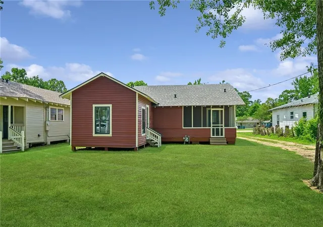 19th image of 819 Louisiana Ave, Bogalusa, LA 70427 | MLS# 2559672