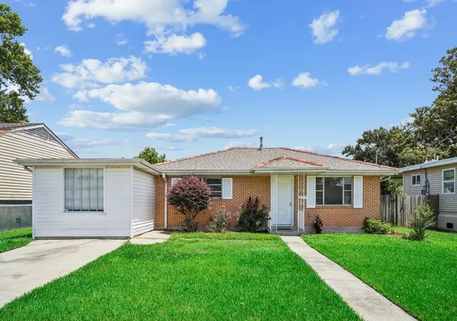 Photo 1 of Single family home for sale at 810 Gerry Dr, Kenner, LA 70062 | MLS# 2559742 | Listing updated on 2026-07-27