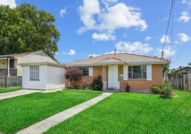 Photo 2 of Single family home for sale at 810 Gerry Dr, Kenner, LA 70062 | MLS# 2559742 | Listing updated on 2026-07-27