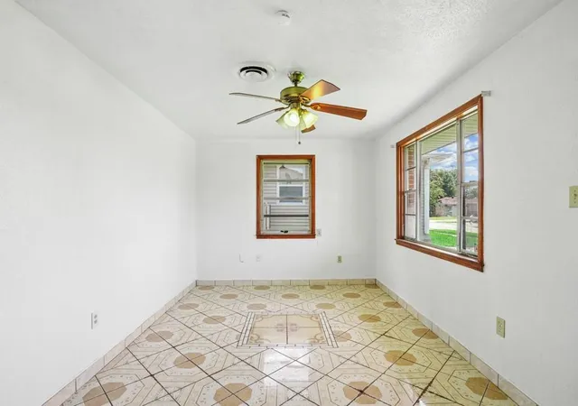Photo 3 of Single family home for sale at 810 Gerry Dr, Kenner, LA 70062 | MLS# 2559742 | Listing updated on 2026-07-27