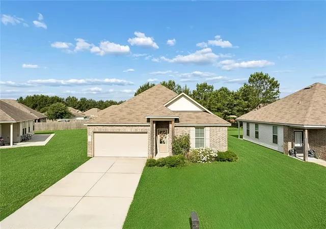 Homes for sale in Robert, LA | 47509 Cathy Ln, Robert, LA 70455 | MLS# 2560333