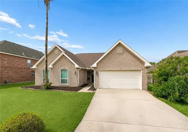 Homes for sale in Belle Chasse, LA | 128 Evangeline Tr, Belle Chasse, LA 70037 | MLS# 2560007