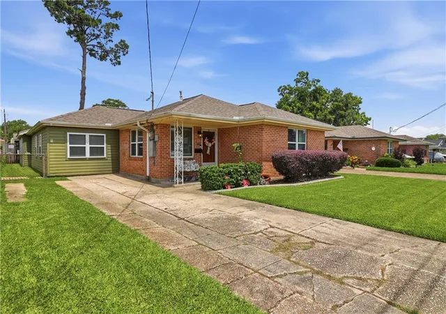 Homes for sale in Kenner, LA | 1717 Taylor St, Kenner, LA 70062 | MLS# 2560079