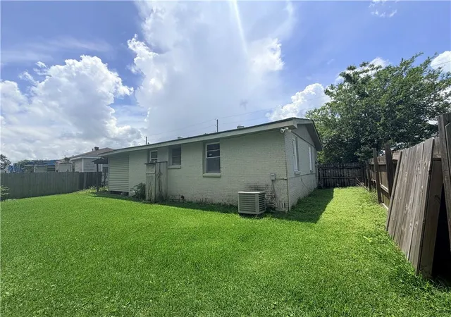 Homes for sale in Kenner, LA | 1056 Lesan Dr, Kenner, LA 70062 | MLS# 2560188