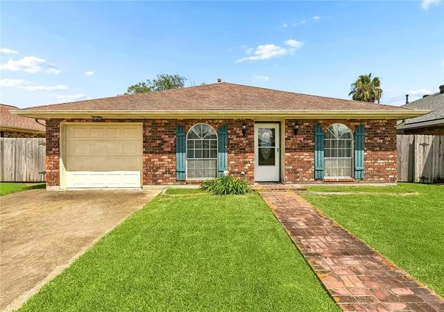Homes for sale in Metairie, LA | 1621 N Cumberland St, Metairie, LA 70003 | MLS# 2559637