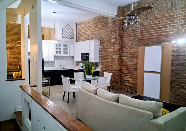 4th image of 700 Commerce St, New Orleans, LA 70130