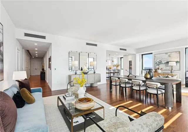 3rd image of 2 Canal St #1905, New Orleans, LA 70130 | MLS# 2559883