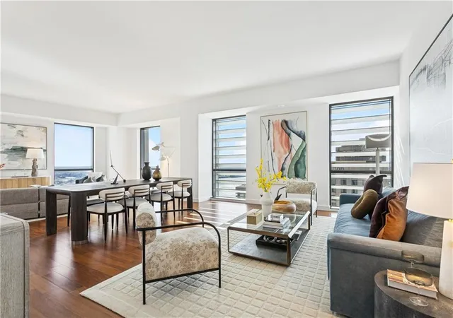 4th image of 2 Canal St #1905, New Orleans, LA 70130 | MLS# 2559883