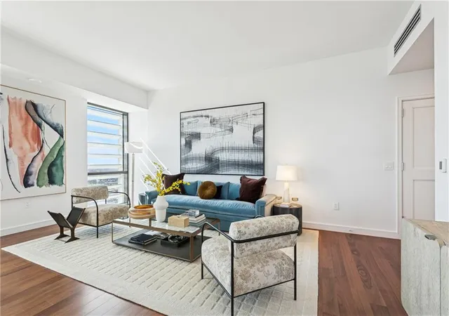5th image of 2 Canal St #1905, New Orleans, LA 70130 | MLS# 2559883