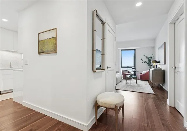 2nd image of 2 Canal St #2306, New Orleans, LA 70130 | MLS# 2559906
