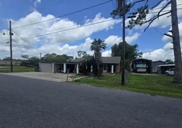 Photo 3 of Single family home for sale at 203 Williams St, Raceland, LA 70394 | MLS# 2560487 | Listing updated on 2026-07-27