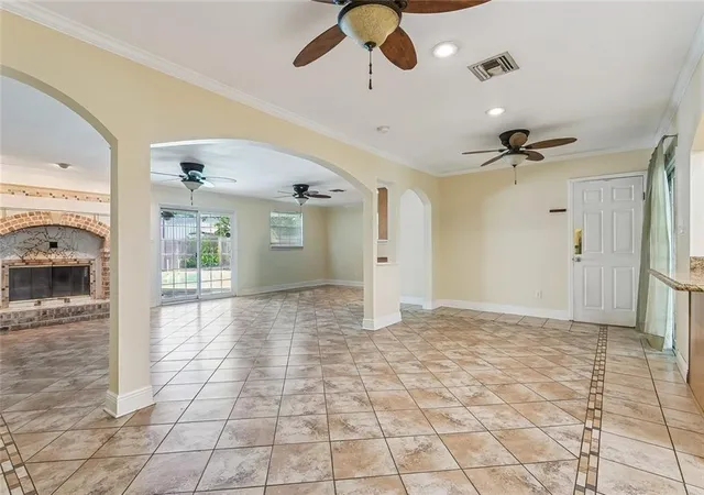 Homes for sale in Chalmette, LA | 2625 Lloyds Ave, Chalmette, LA 70043 | MLS# 2559937