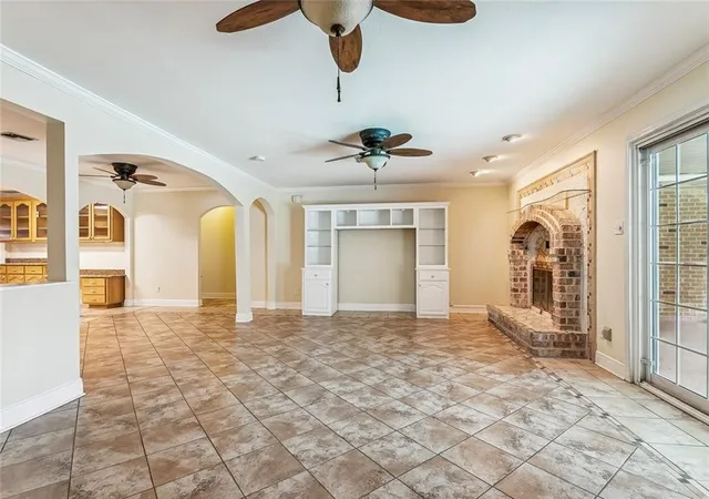 Homes for sale in Chalmette, LA | 2625 Lloyds Ave, Chalmette, LA 70043 | MLS# 2559937