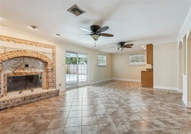 Homes for sale in Chalmette, LA | 2625 Lloyds Ave, Chalmette, LA 70043 | MLS# 2559937