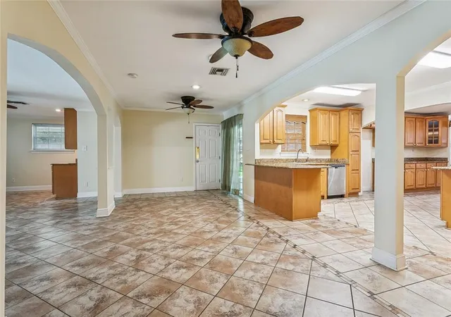 Homes for sale in Chalmette, LA | 2625 Lloyds Ave, Chalmette, LA 70043 | MLS# 2559937