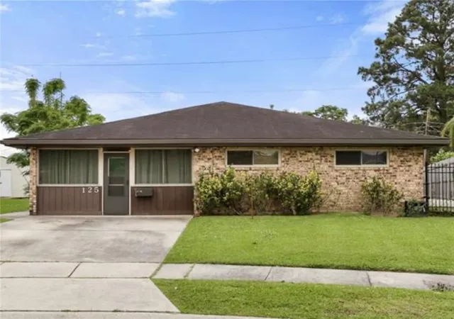 1st image of 125 Kennedy Dr, Gretna, LA 70053 | MLS# 2560008