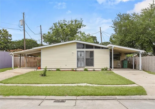 Homes for sale in Terrytown, LA | 402 Blossom St, Terrytown, LA 70056 | MLS# 2560501