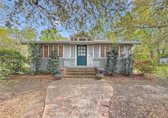 1st image of 19408 Front St, Covington, LA 70433 | MLS# 2560181