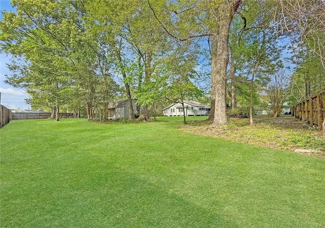 23rd image of 19408 Front St, Covington, LA 70433 | MLS# 2560181