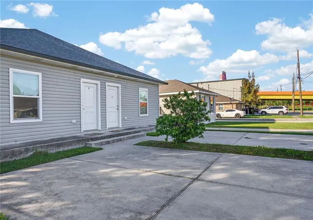 Homes for sale in Belle Chasse, LA | 110 P St, Belle Chasse, LA 70037 | MLS# 2559806