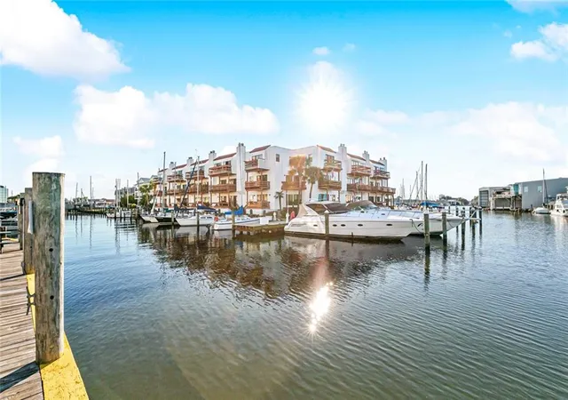 2nd image of 8654 Pontchartrain Blvd #14, New Orleans, LA 70124 | MLS# 2560302
