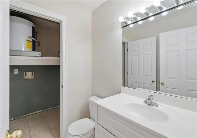 Homes for sale in Kenner, LA | 1729 Newport Pl #3, Kenner, LA 70065 | MLS# 2560407