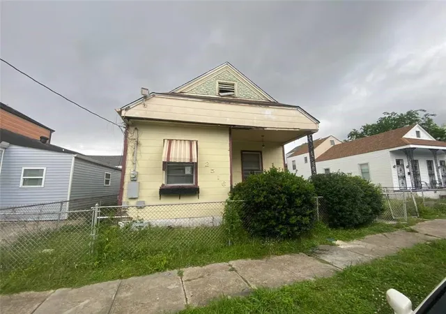 Photo 2 of Single family home for sale at 2516 Delachaise St, New Orleans, LA 70115 | MLS# 2560460 | Listing updated on 2026-06-25
