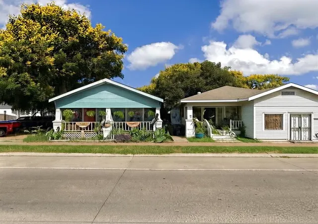 1st image of 5621 Tchoupitoulas Dr, New Orleans, LA 70115 | MLS# 2560617