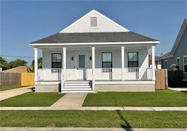 1st image of 137 Seal Dr, Arabi, LA 70032 | MLS# 2560322