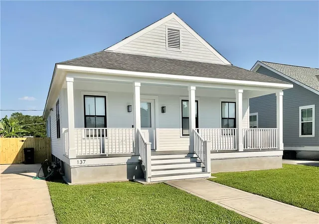 2nd image of 137 Seal Dr, Arabi, LA 70032 | MLS# 2560322