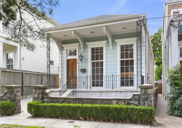 2nd image of 418 20 42 Henry Clay Ave, New Orleans, LA 70118 | MLS# 2560693