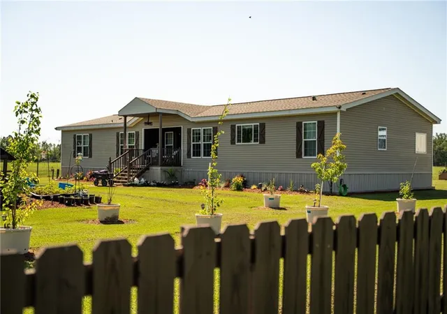 Homes for sale in Rayville, LA | 435 Smalling Rd, Rayville, LA 71269 | MLS# 2560795