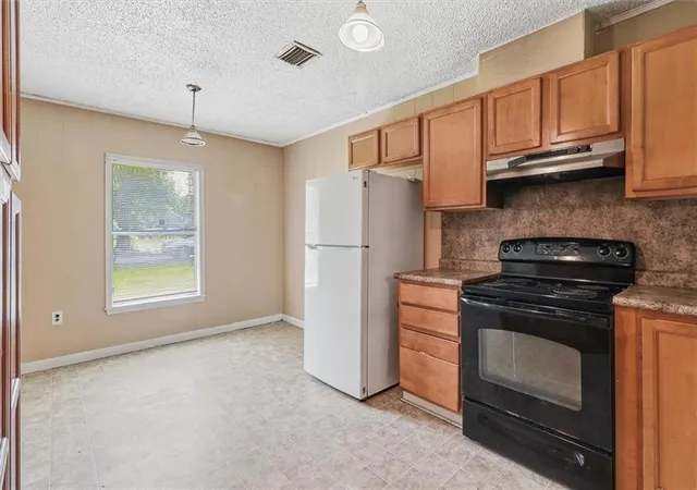 Photo 2 of Single family home for sale at 720 S Myrtle St, Amite, LA 70422 | MLS# 2560794 | Listing updated on 2026-08-29