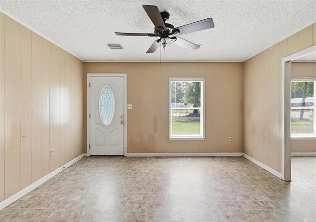 Photo 4 of Single family home for sale at 720 S Myrtle St, Amite, LA 70422 | MLS# 2560794 | Listing updated on 2026-08-29