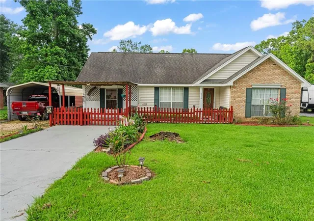 Homes for sale in Franklinton, LA | 1014 Carter St, Franklinton, LA 70438 | MLS# 2560545