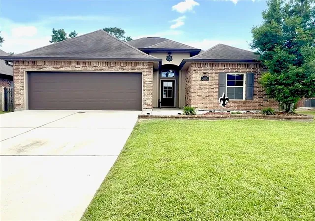 1st image of 4820 Bald Eagle Cir, Marrero, LA 70072 | MLS# 2560646