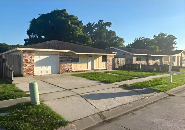 Photo 2 of Single family home for sale at 2405 Ramsey Dr, Marrero, LA 70072 | MLS# 2560875 | Listing updated on 2026-08-27