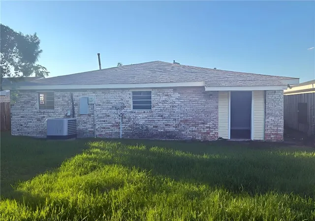 Photo 3 of Single family home for sale at 2405 Ramsey Dr, Marrero, LA 70072 | MLS# 2560875 | Listing updated on 2026-09-23