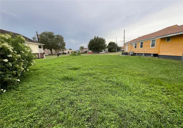 Homes for sale in New Orleans, LA | 5725 Saint Anthony Ave, New Orleans, LA 70122 | MLS# 2560880