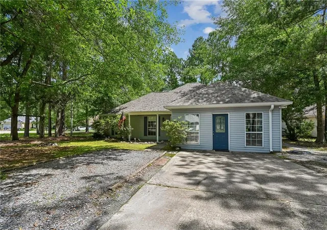Homes for sale in Pearl River, LA | 146 Windsong Pl, Pearl River, LA 70452 | MLS# 2560832