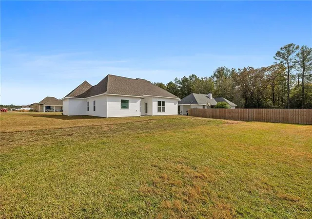 Homes for sale in Loranger, LA | 5502 Coyote Trail, Loranger, LA 70446 | MLS# 2560986