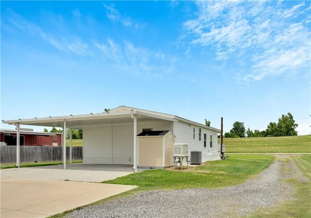 Homes for sale in Luling, LA | 13561 River Rd, Luling, LA 70070 | MLS# 2561006