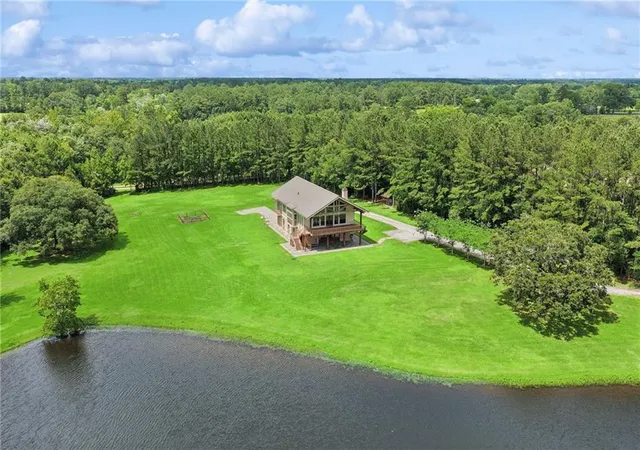 Photo 3 of Single family home for sale at 78097 Highway 1082, Covington, LA 70435 | MLS# 2560229 | Listing updated on 2026-07-22