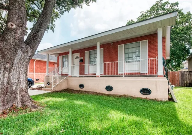 Photo 3 of Single family home for sale at 553 Diplomat St, Terrytown, LA 70056 | MLS# 2561119 | Listing updated on 2026-07-22
