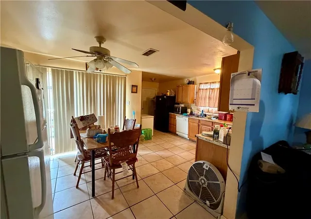 Listing Photo 4 - Condo for sale in building located at 70 72 Phillip Ct, Chalmette, LA 70043