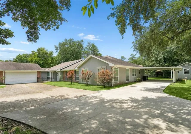 Photo 2 of Single family home for sale at 204 Camborne Ln, Slidell, LA 70461 | MLS# 2559900 | Listing updated on 2026-08-05