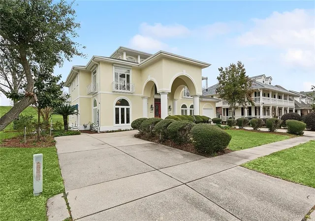 Photo 3 of Mansion for sale at 4845 Folse Dr, Metairie, LA 70006 | MLS# 2561000 | Listing updated on 2026-06-03