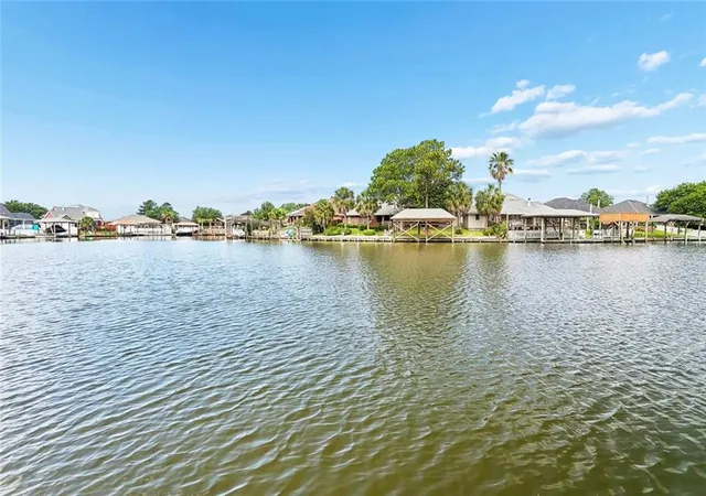 17th image of 568 Marina Dr, Slidell, LA 70458 | MLS# 2560310